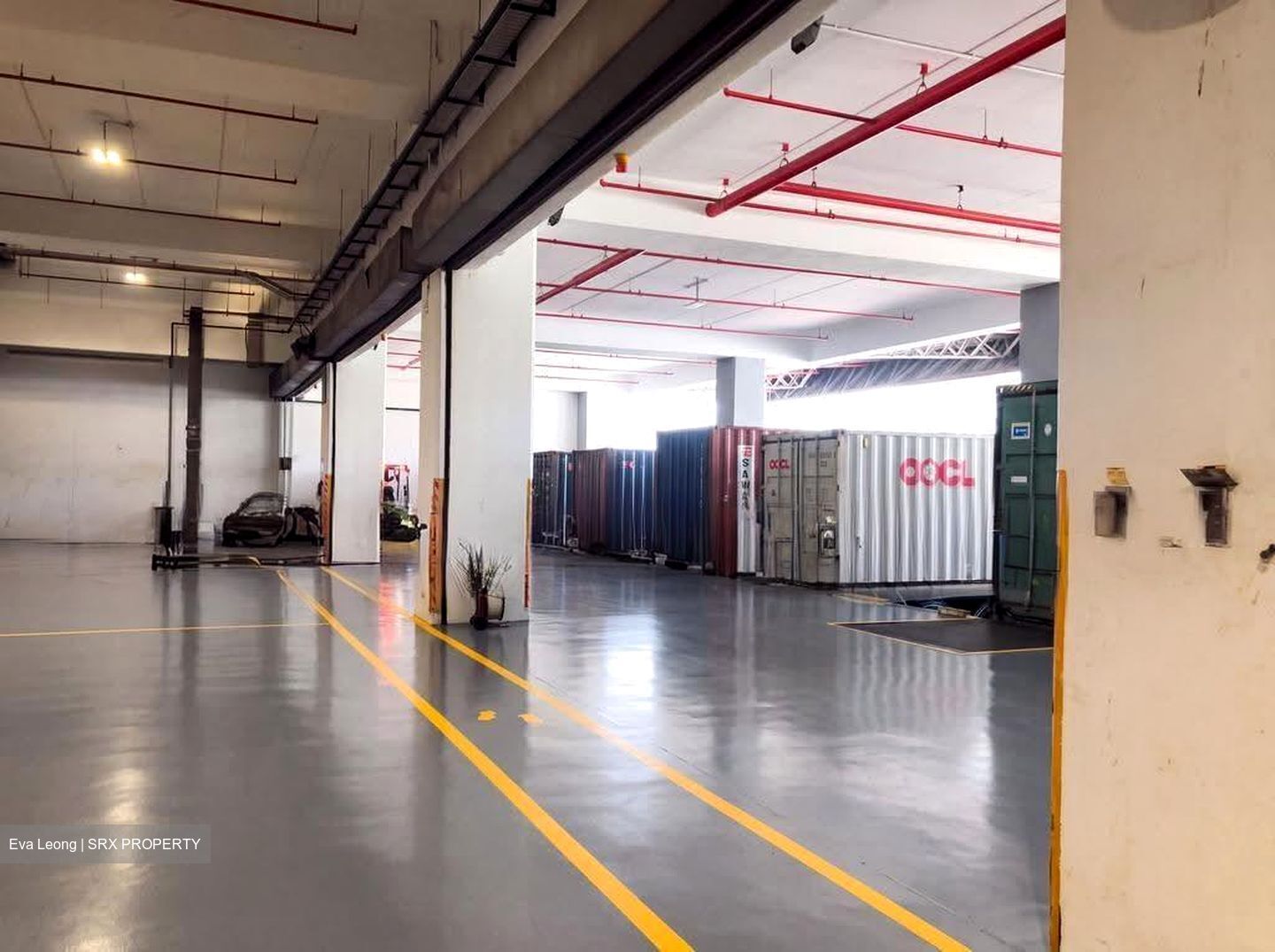 Jalan Buroh (D22), Factory #639971741